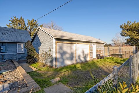 Tiny photo for 2361 Kings Highway, Medford, OR 97501 (MLS # 220214263)