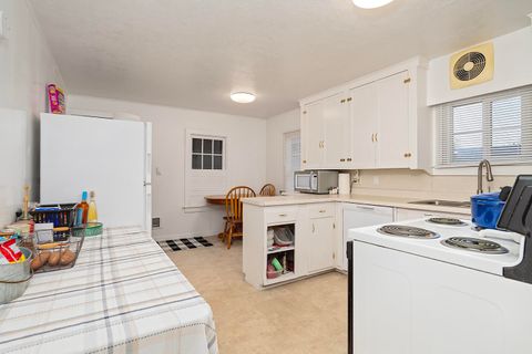 Tiny photo for 2361 Kings Highway, Medford, OR 97501 (MLS # 220214263)