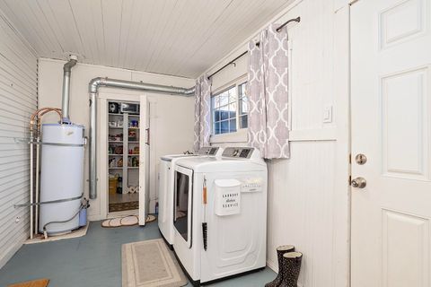 Tiny photo for 2361 Kings Highway, Medford, OR 97501 (MLS # 220214263)