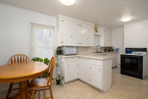 Tiny photo for 2361 Kings Highway, Medford, OR 97501 (MLS # 220214263)