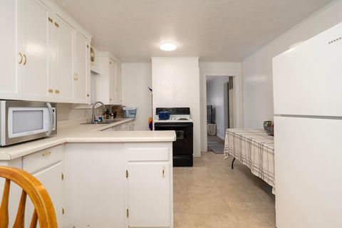 Tiny photo for 2361 Kings Highway, Medford, OR 97501 (MLS # 220214263)