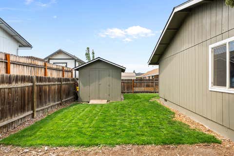 Tiny photo for 833 NW Maple Court, Redmond, OR 97756 (MLS # 220223502)
