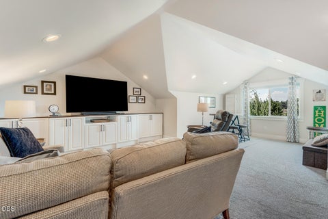 Tiny photo for 60870 Billadeau Road, Bend, OR 97702 (MLS # 220227279)