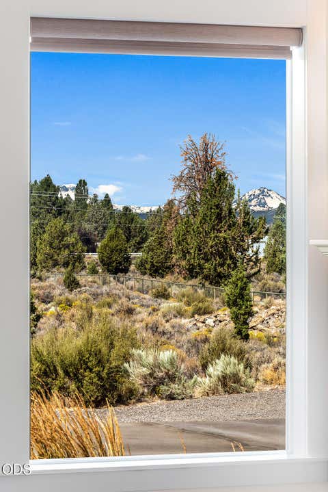 Tiny photo for 60870 Billadeau Road, Bend, OR 97702 (MLS # 220227279)