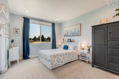 Tiny photo for 60870 Billadeau Road, Bend, OR 97702 (MLS # 220227279)