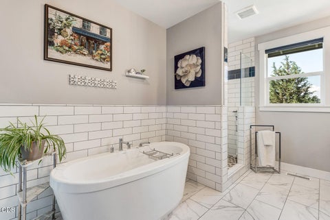 Tiny photo for 60870 Billadeau Road, Bend, OR 97702 (MLS # 220227279)