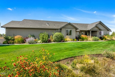 Tiny photo for 60870 Billadeau Road, Bend, OR 97702 (MLS # 220227279)