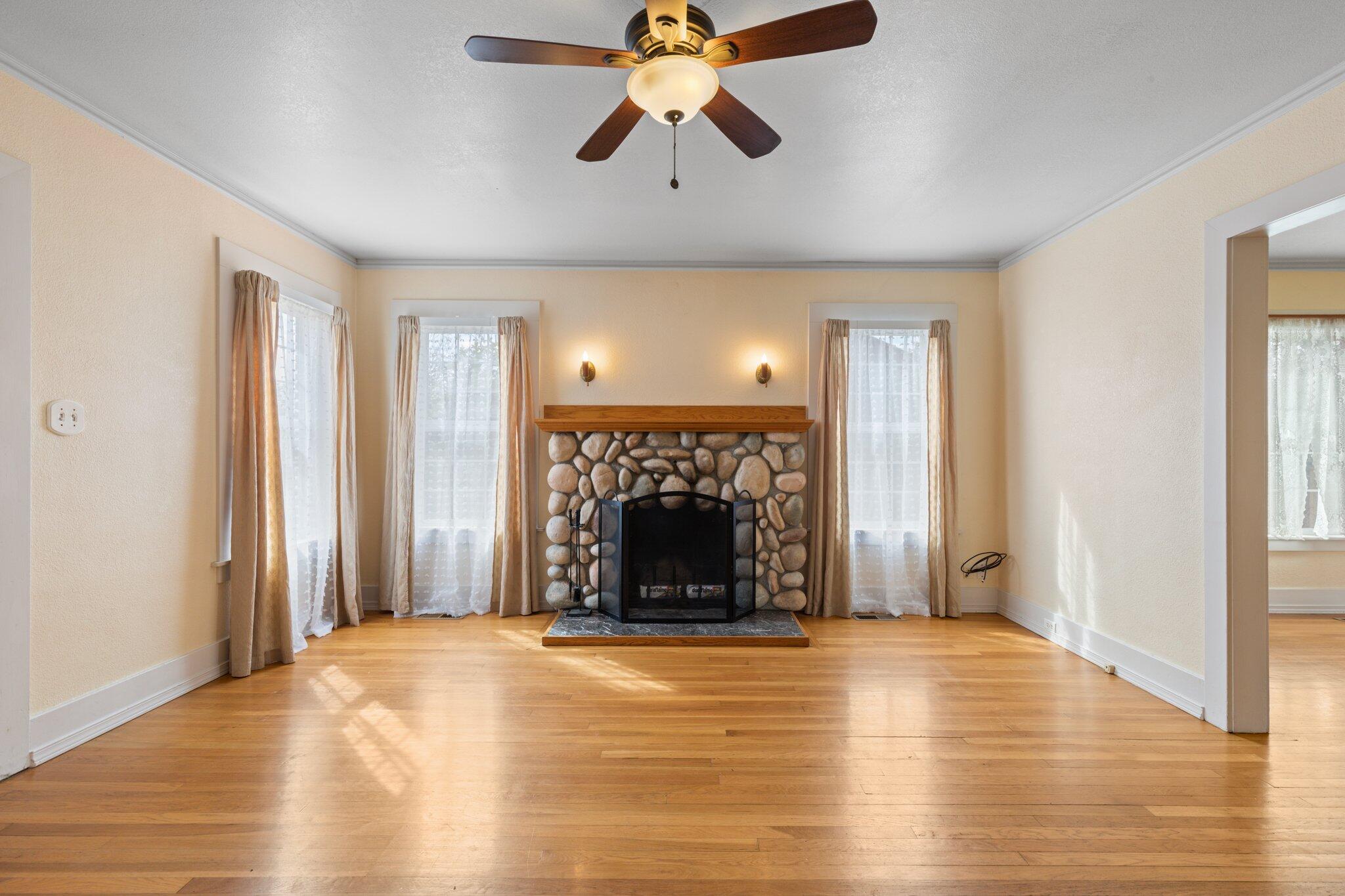 Creston Heights Addition - Residential