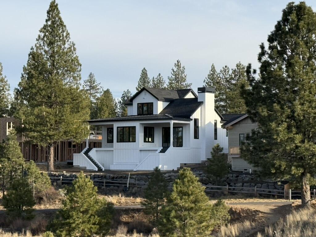 3444 NW Sullivan Avenue