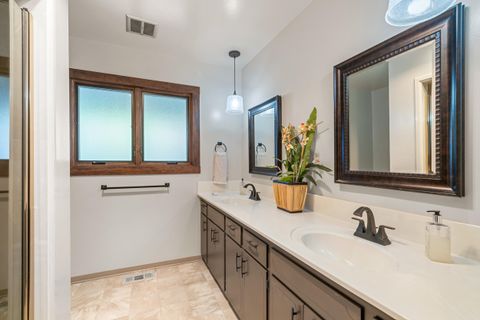 Tiny photo for 157 Littrell Drive, Medford, OR 97504 (MLS # 220220032)