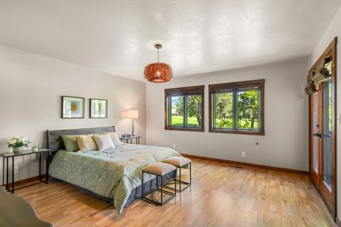 Tiny photo for 157 Littrell Drive, Medford, OR 97504 (MLS # 220220032)