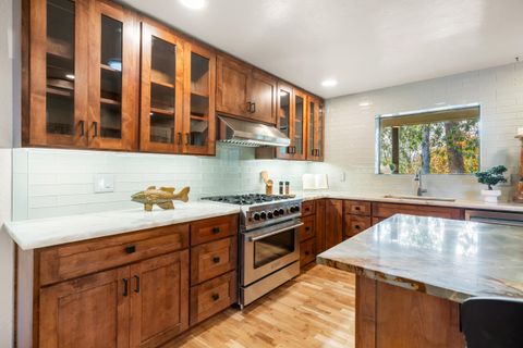 Tiny photo for 157 Littrell Drive, Medford, OR 97504 (MLS # 220220032)