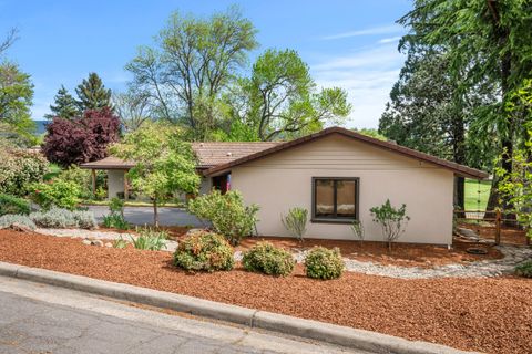 Tiny photo for 157 Littrell Drive, Medford, OR 97504 (MLS # 220220032)