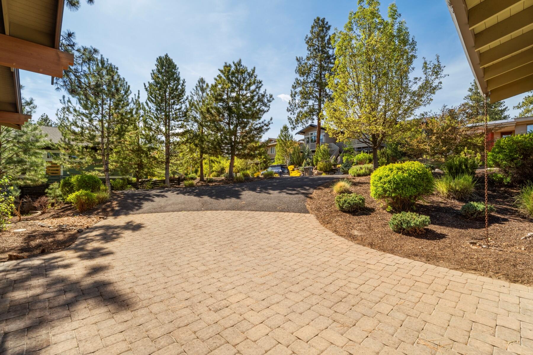 2176 NW Lolo Drive