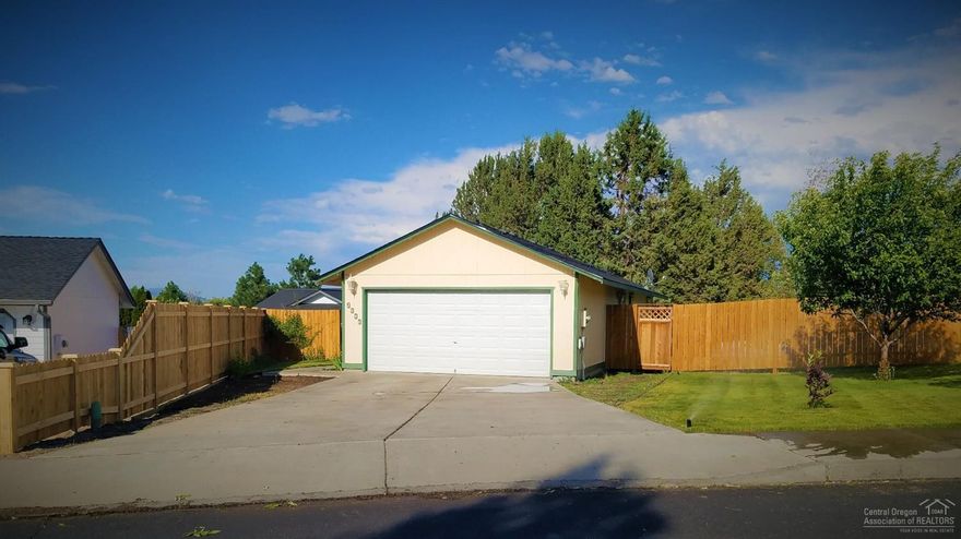 3bed/2bath home in SW Redmond. Appliances bought new in 2015 New marble counter tops with back splash. Spacious lot. New roof in December 2014. New water heater approximately 2 years. Large yard with underground sprinklers. Wood laminate floors. Great location! Close to schools, shopping and the park. Great first home or investment.