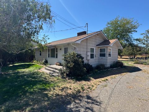 2615 SW 21st Street Redmond OR 97756