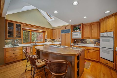 Tiny photo for 17685 Warbler West Lane #6, Sunriver, OR 97707 (MLS # 220217662)