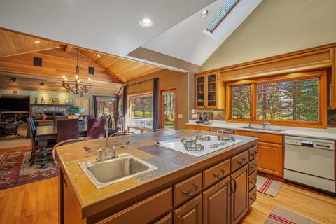 Tiny photo for 17685 Warbler West Lane #6, Sunriver, OR 97707 (MLS # 220217662)