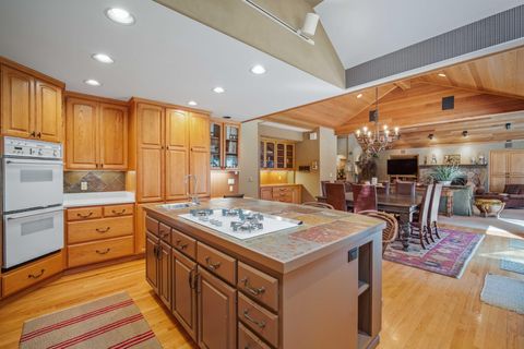 Tiny photo for 17685 Warbler West Lane #6, Sunriver, OR 97707 (MLS # 220217662)