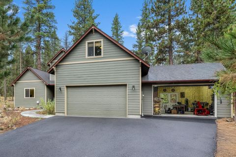 Tiny photo for 53591 Brookie Way, La Pine, OR 97739 (MLS # 220214451)