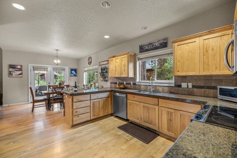 Tiny photo for 53591 Brookie Way, La Pine, OR 97739 (MLS # 220214451)