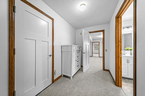 Tiny photo for 5227 Pioneer Road, Medford, OR 97501 (MLS # 220211246)