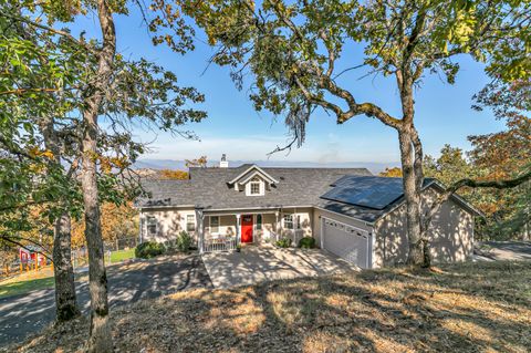 Tiny photo for 5227 Pioneer Road, Medford, OR 97501 (MLS # 220211246)