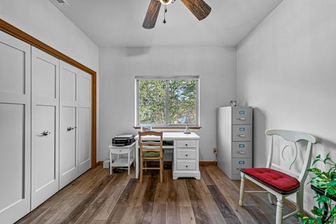 Tiny photo for 5227 Pioneer Road, Medford, OR 97501 (MLS # 220211246)