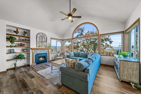 Tiny photo for 5227 Pioneer Road, Medford, OR 97501 (MLS # 220211246)