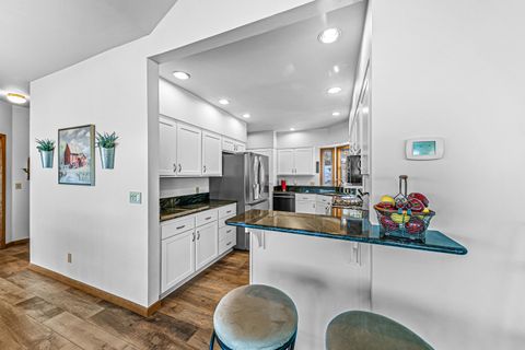 Tiny photo for 5227 Pioneer Road, Medford, OR 97501 (MLS # 220211246)