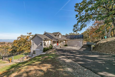 Tiny photo for 5227 Pioneer Road, Medford, OR 97501 (MLS # 220211246)