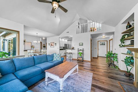 Tiny photo for 5227 Pioneer Road, Medford, OR 97501 (MLS # 220211246)