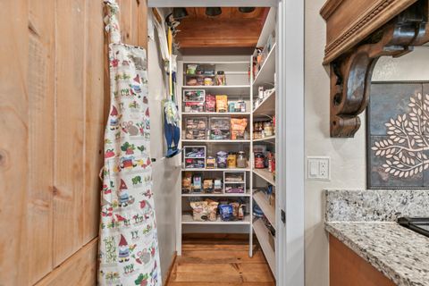 Tiny photo for 1417 Scott Street, Medford, OR 97504 (MLS # 220220027)