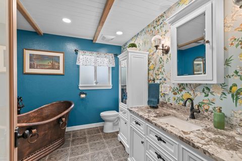 Tiny photo for 1417 Scott Street, Medford, OR 97504 (MLS # 220220027)