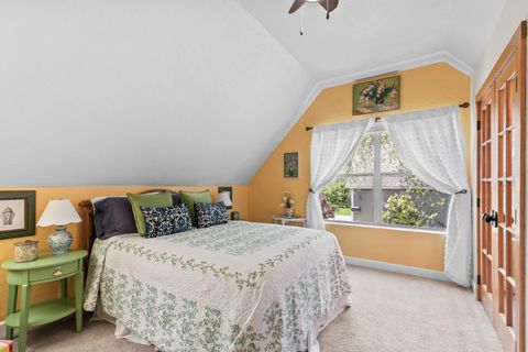 Tiny photo for 1417 Scott Street, Medford, OR 97504 (MLS # 220220027)