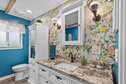 Tiny photo for 1417 Scott Street, Medford, OR 97504 (MLS # 220220027)