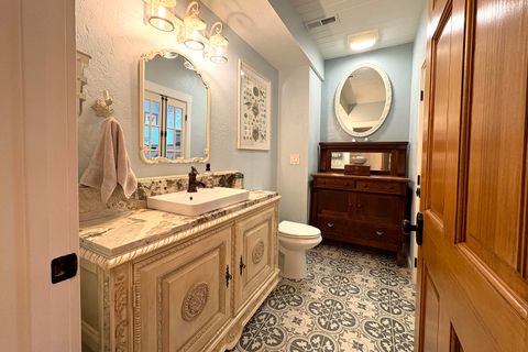 Tiny photo for 1417 Scott Street, Medford, OR 97504 (MLS # 220220027)