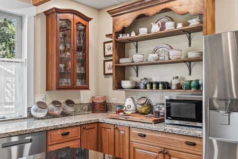 Tiny photo for 1417 Scott Street, Medford, OR 97504 (MLS # 220220027)