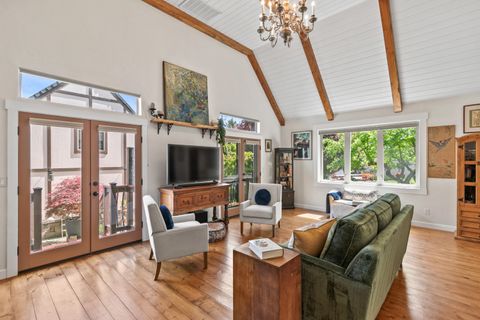 Tiny photo for 1417 Scott Street, Medford, OR 97504 (MLS # 220220027)