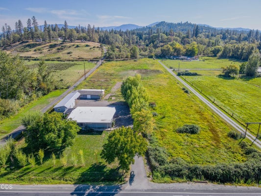 3511 REDWOOD AVE, GRANTS PASS, OR 97527 - Image 28dce6deac82e1cfc58ded4cc934fa7d/1736168287