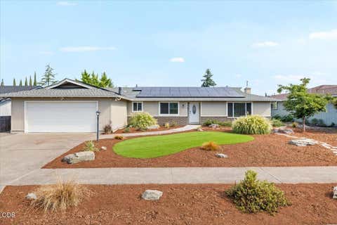 Photo of 1751 Yukon Avenue, Medford, OR 97504 (MLS # 220227336)