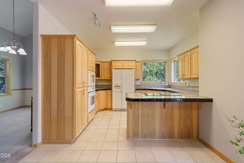 Tiny photo for 474 Tanager Drive, Redmond, OR 97756 (MLS # 220224630)