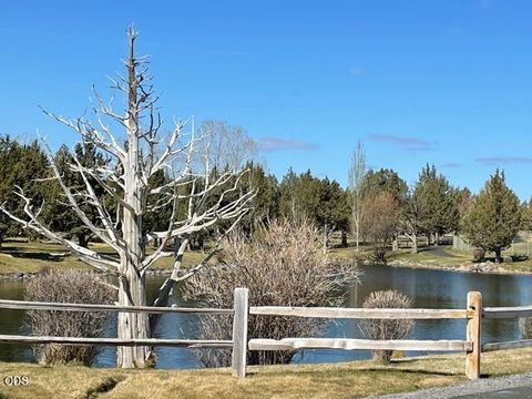 Tiny photo for 474 Tanager Drive, Redmond, OR 97756 (MLS # 220224630)