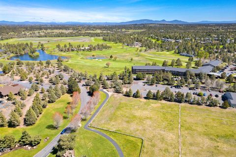 Tiny photo for 474 Tanager Drive, Redmond, OR 97756 (MLS # 220224630)