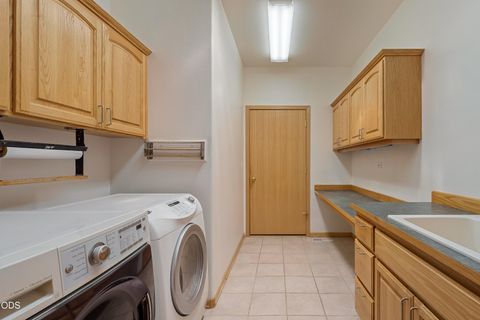 Tiny photo for 474 Tanager Drive, Redmond, OR 97756 (MLS # 220224630)