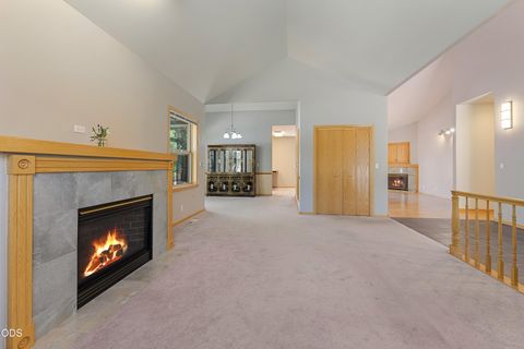 Tiny photo for 474 Tanager Drive, Redmond, OR 97756 (MLS # 220224630)