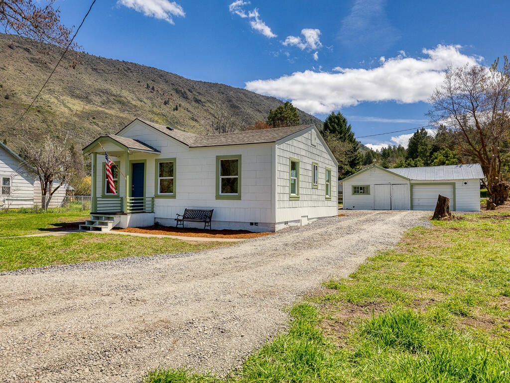 Troubador Trail - Residential