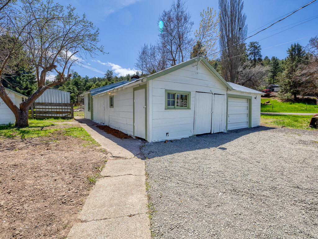 Troubador Trail - Residential