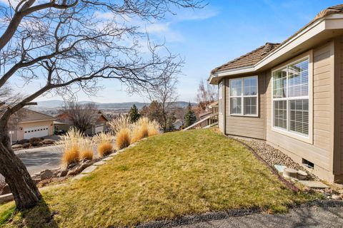Tiny photo for 5615 Basin View Drive, Klamath Falls, OR 97603 (MLS # 220215450)