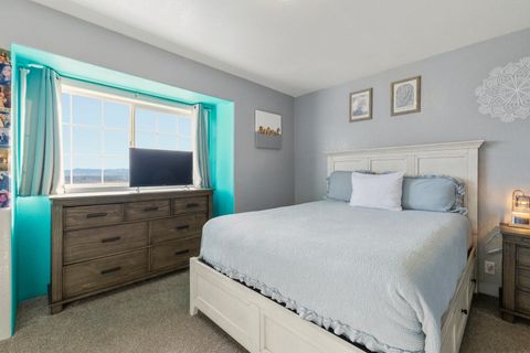 Tiny photo for 5615 Basin View Drive, Klamath Falls, OR 97603 (MLS # 220215450)